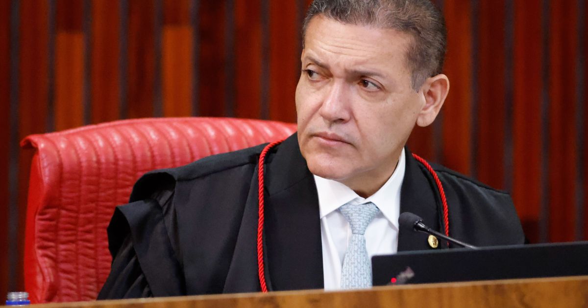 TSE: Kassio reúne campanhas de Flávio e Lula após decisões conflitantes sobre canal de Janones no WhatsApp